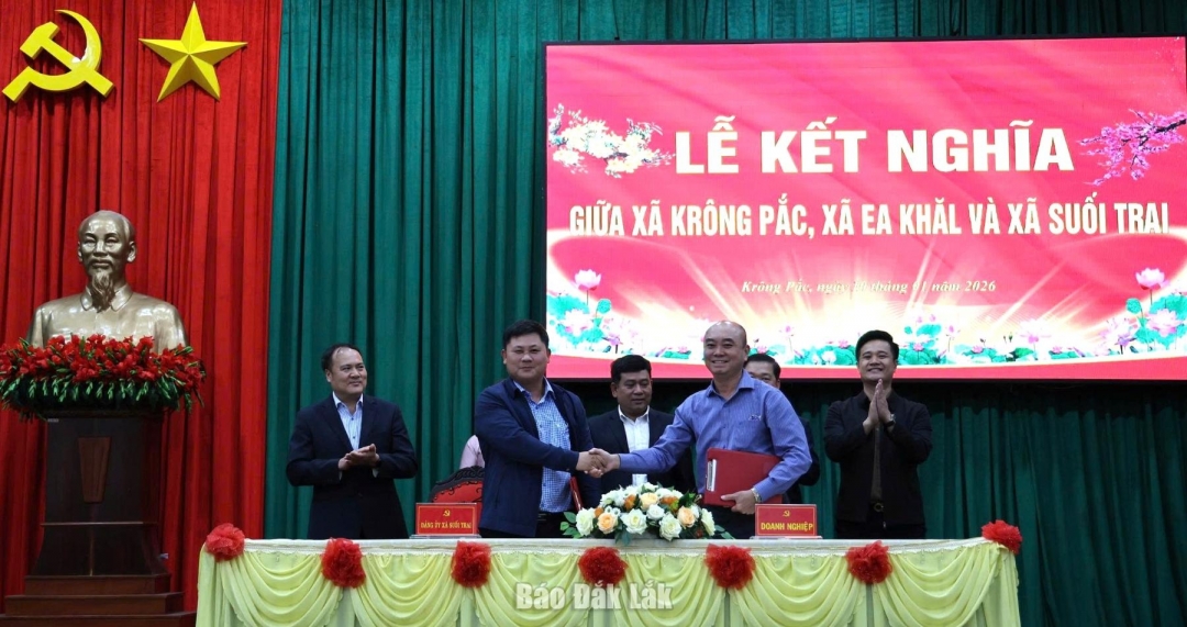 Công ty TNHH Hoàng Sa (xã Krông Pắc) đã ký biên bản ghi nhớ cam kết đầu tư nhà máy sản xuất tôn sắt thép tại xã Suối Trai.