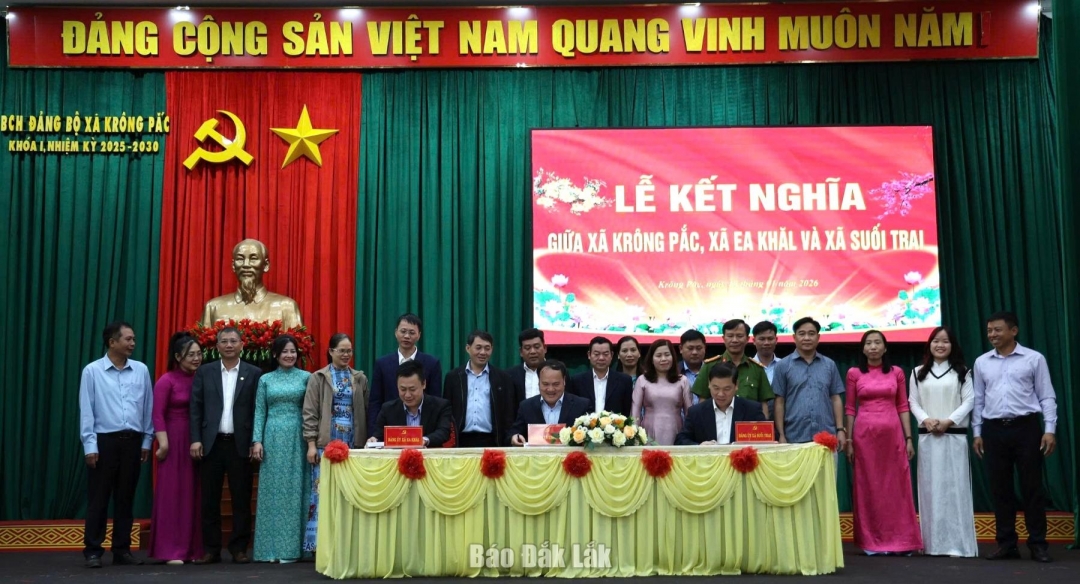 Các xã ký Biên bản kết nghĩa.