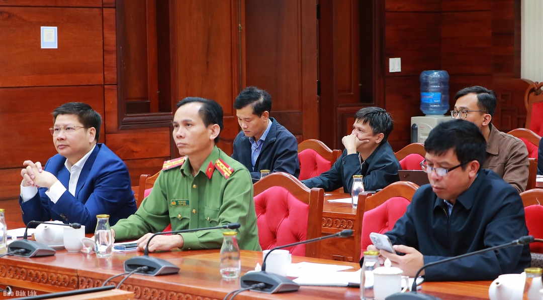 Các sở ngành, địa phương đang tiếp tục đẩy nhanh tiến độ bàn giao nhà cho người dân.