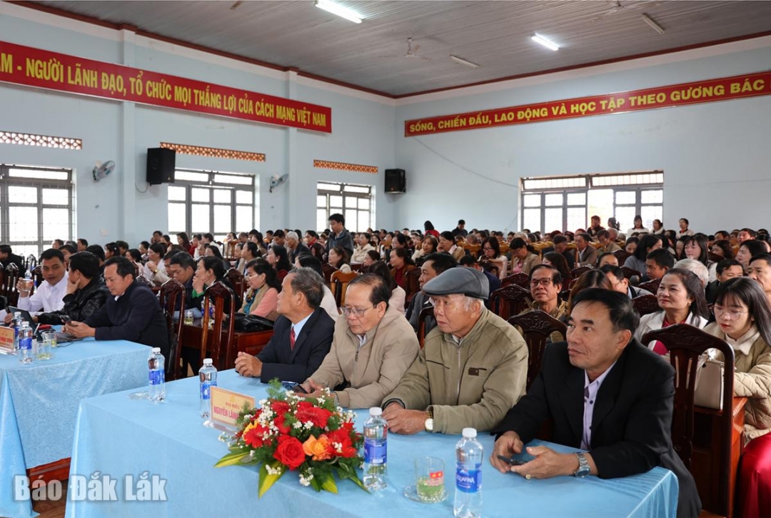 Các đại biểu dự hội nghị.