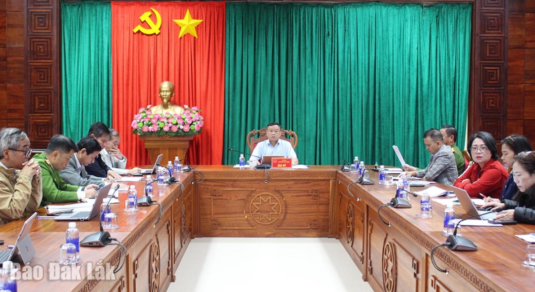 Phó Chủ tịch UBND tỉnh Đào Mỹ cùng lãnh đạo các Sở, ngành, thành viên Ban Chỉ đạo 389 tỉnh dự hội nghị ở điểm cầu UBND tỉnh.