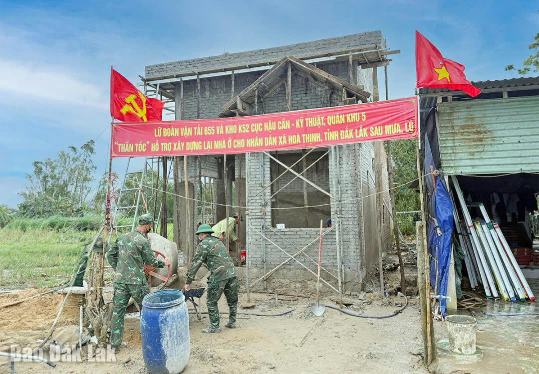 Ban Thường vụ Tỉnh ủy đề nghị các cơ quan, đơn vị, địa phương đẩy nhanh tiến độ “Chiến dịch Quang Trung”, khẩn trương hoàn thành sửa chữa, xây mới nhà ở cho người dân bị thiệt hại do bão lũ, bảo đảm nơi ở an toàn, ổn định để Nhân dân đón Tết.