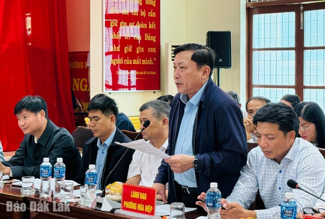 Đại biểu dự tham gia ý kiến tại buổi làm việc.