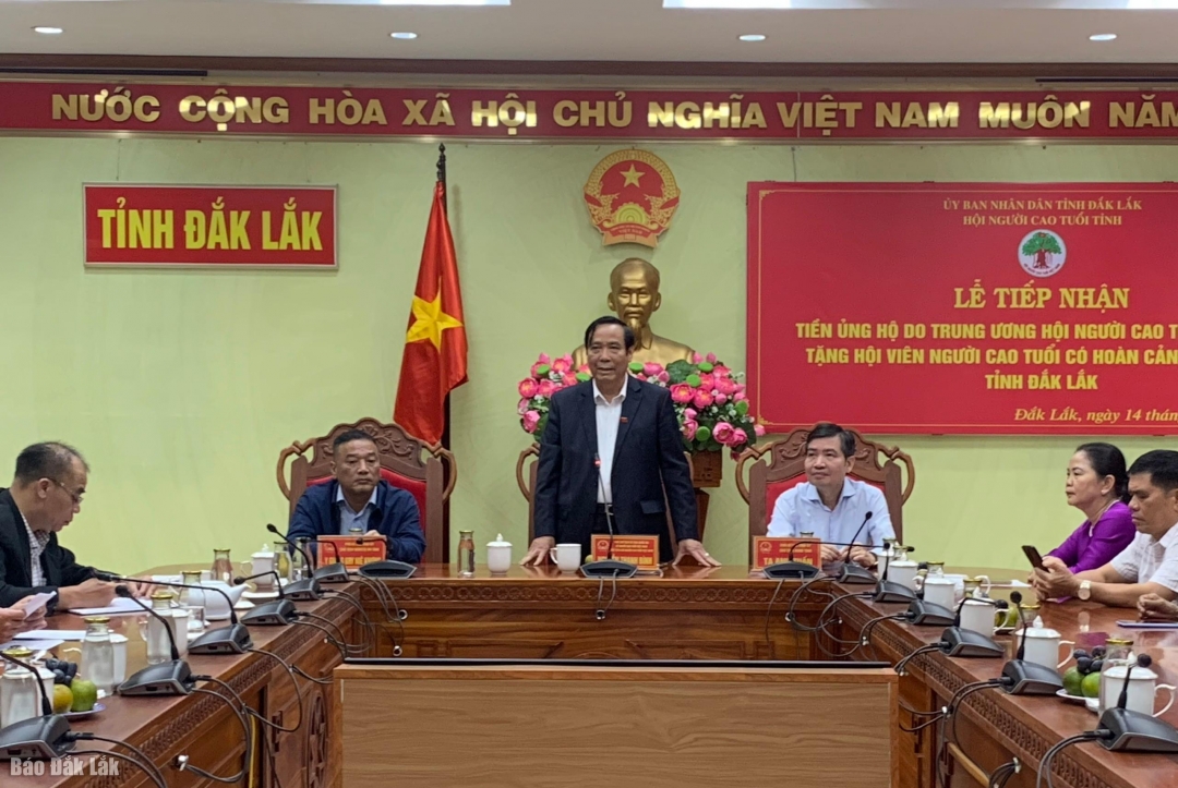 Chủ tịch Hội NCT Việt Nam Nguyễn Thanh Bình phát biểu tại buổi lễ