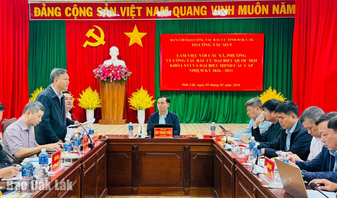 Quang cảnh buổi làm việc.