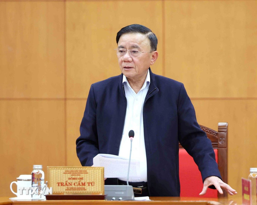 Đồng chí Trần Cẩm Tú, Uỷ viên Bộ Chính trị, Thường trực Ban Bí thư, Trưởng Tiểu ban Tổ chức phục vụ Đại hội XIV phát biểu chỉ đạo buổi làm việc. Ảnh: TTXVN