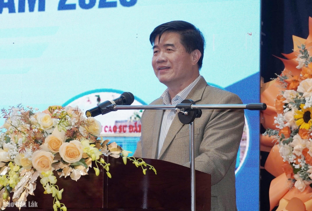 Phó Chủ tịch UBND tỉnh Nguyễn Thiên Văn phát biểu tại hội nghị