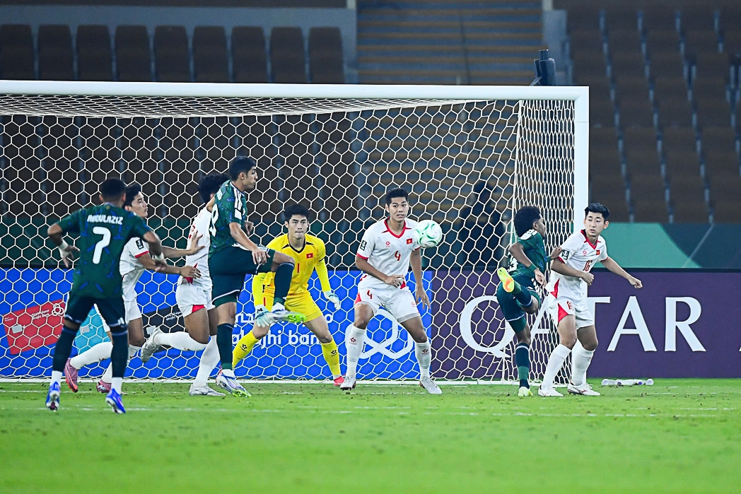 Thủ thành Xuân Trường chơi xuất sắc, bảo toàn chiến thắng 1-0 cho U23 Việt Nam. Ảnh: AFC