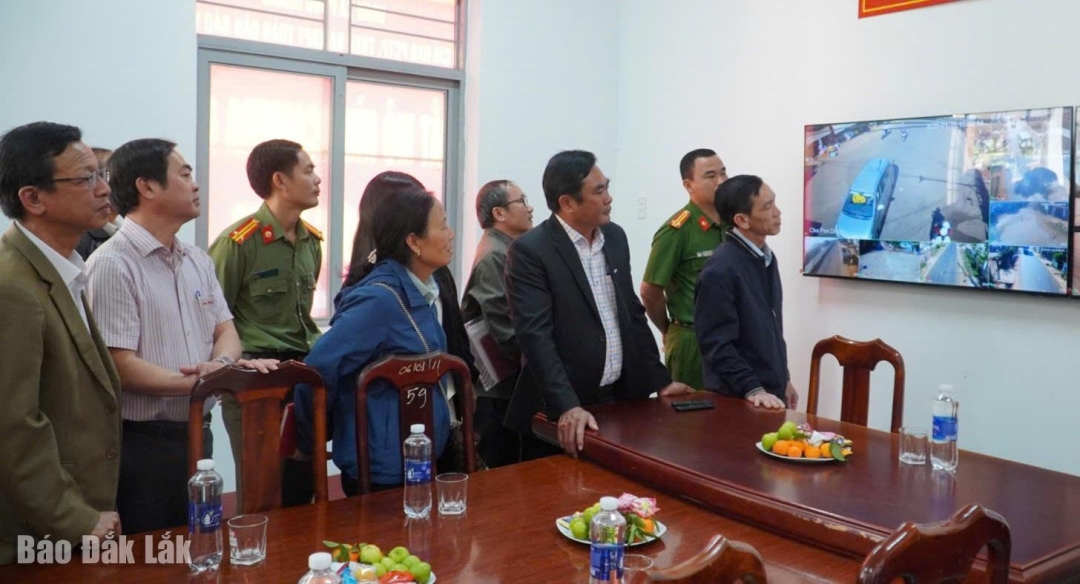 Lãnh đạo xã Pơng Drang