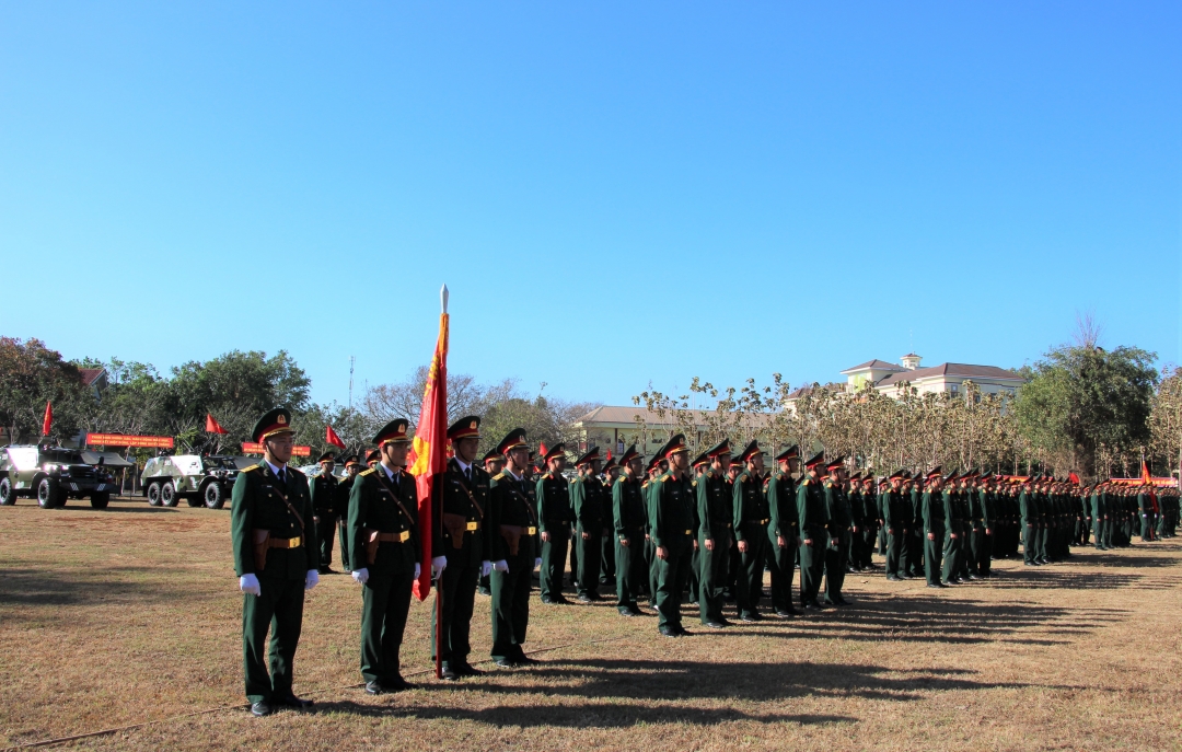 Cán bộ, chiến sĩ các đơn vị dự lễ ra quân huấn luyện.