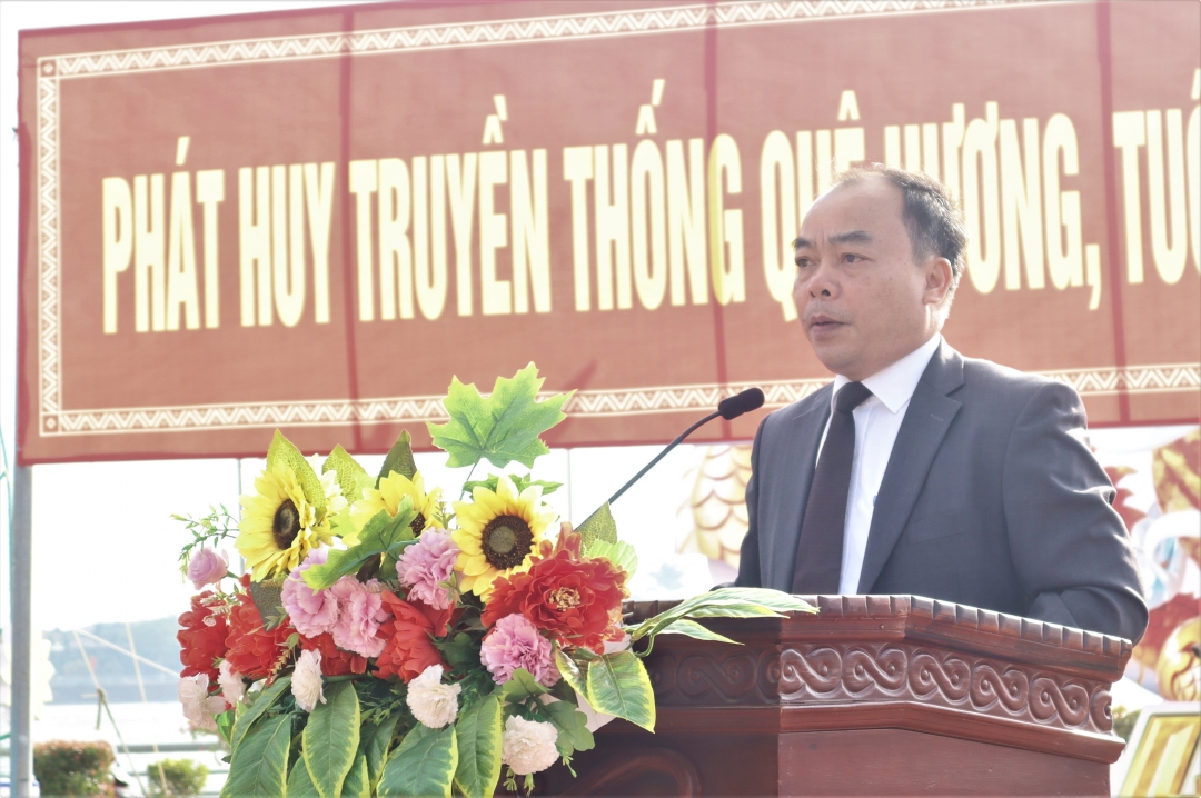 Phó Bí thư Huyện ủy, Chủ tịch UBND huyện Krông Pắc Đinh Xuân Diệu phát biểu tại buổi lễ.