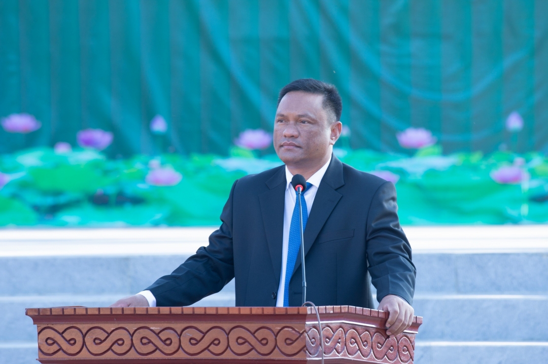 Phó Bí thư Huyện ủy, Chủ tịch UBND huyện Nay Y Phú phát biểu tại buổi lễ.