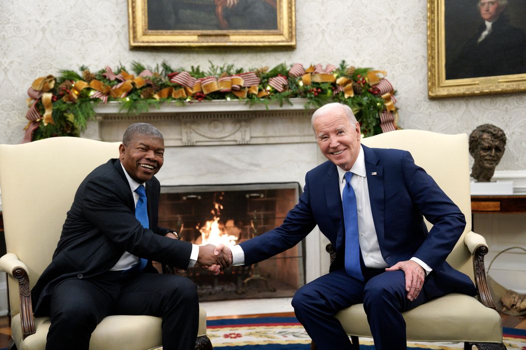 Tổng thống Angola João Lourenço và Tổng thống Mỹ Joe Biden tại Nhà Trắng vào tháng 11/2023. Ảnh: WSJ