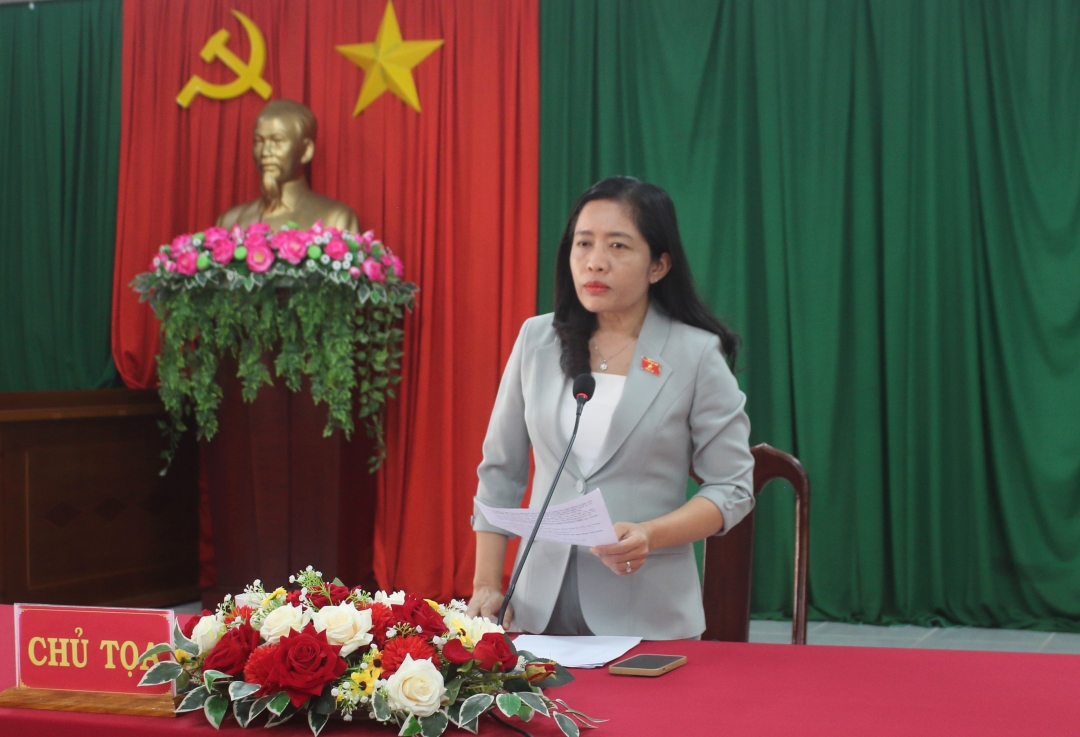 Phó Trưởng đoàn phụ trách Đoàn ĐBQH tỉnh, Trưởng Đoàn giám sát Lê Thị Thanh Xuân phát biểu kết luận buổi làm việc.
