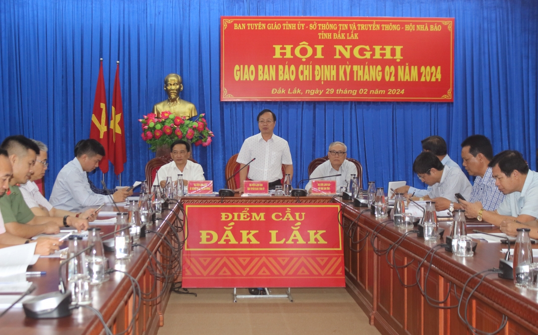 Phó Trưởng Ban Tuyên giáo Huỳnh Chiến Thắng phát biểu kết luận hội nghị.
