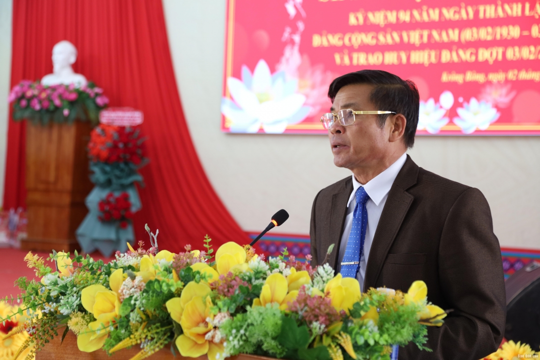 Bí thư Huyện ủy Krông Bông Đỗ Quốc Hương phát biểu tại buổi lễ.
