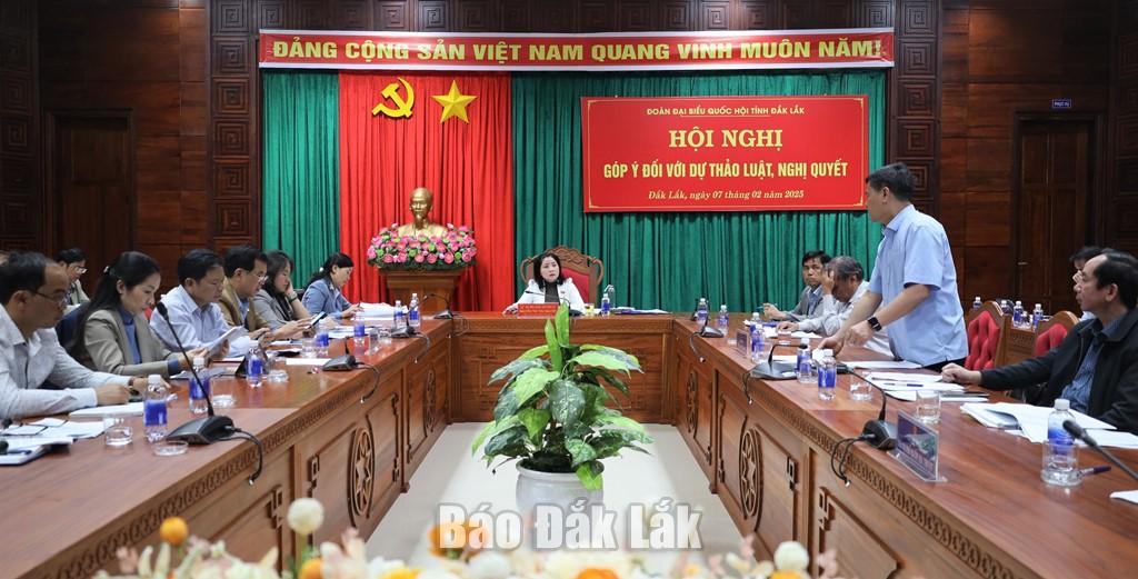 Các đại biểu tham dự hội nghị.