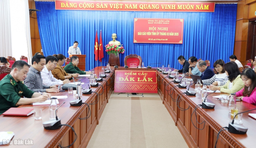 Các đại biểu tham dự hội nghị.