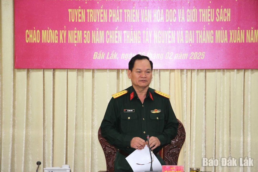 Đại tá Đỗ Thanh Xuân, Phó Chủ nhiệm Chính trị Quân khu 5 phát biểu chỉ đạo, giao nhiệm vụ.