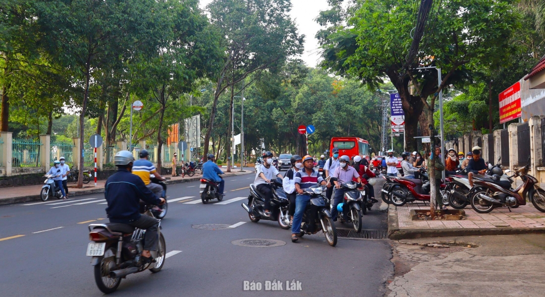 Khu vực nút giao Lê Hồng Phong - Y Ngông - Mai Hắc Đế thường xảy ra tình trạng ùn ứ giao thông.