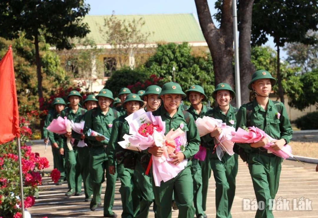 Các tân binh có mặt tại Tiểu đoàn 303 ngay sau lễ giao nhận quân.