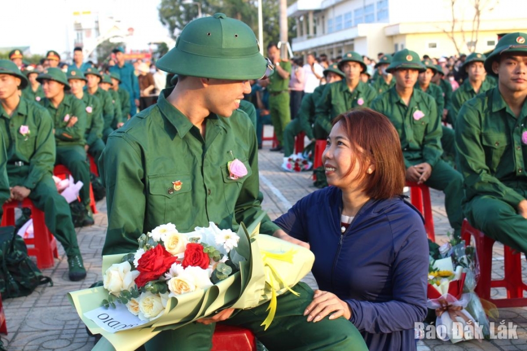 Giây phút bịn rịn...