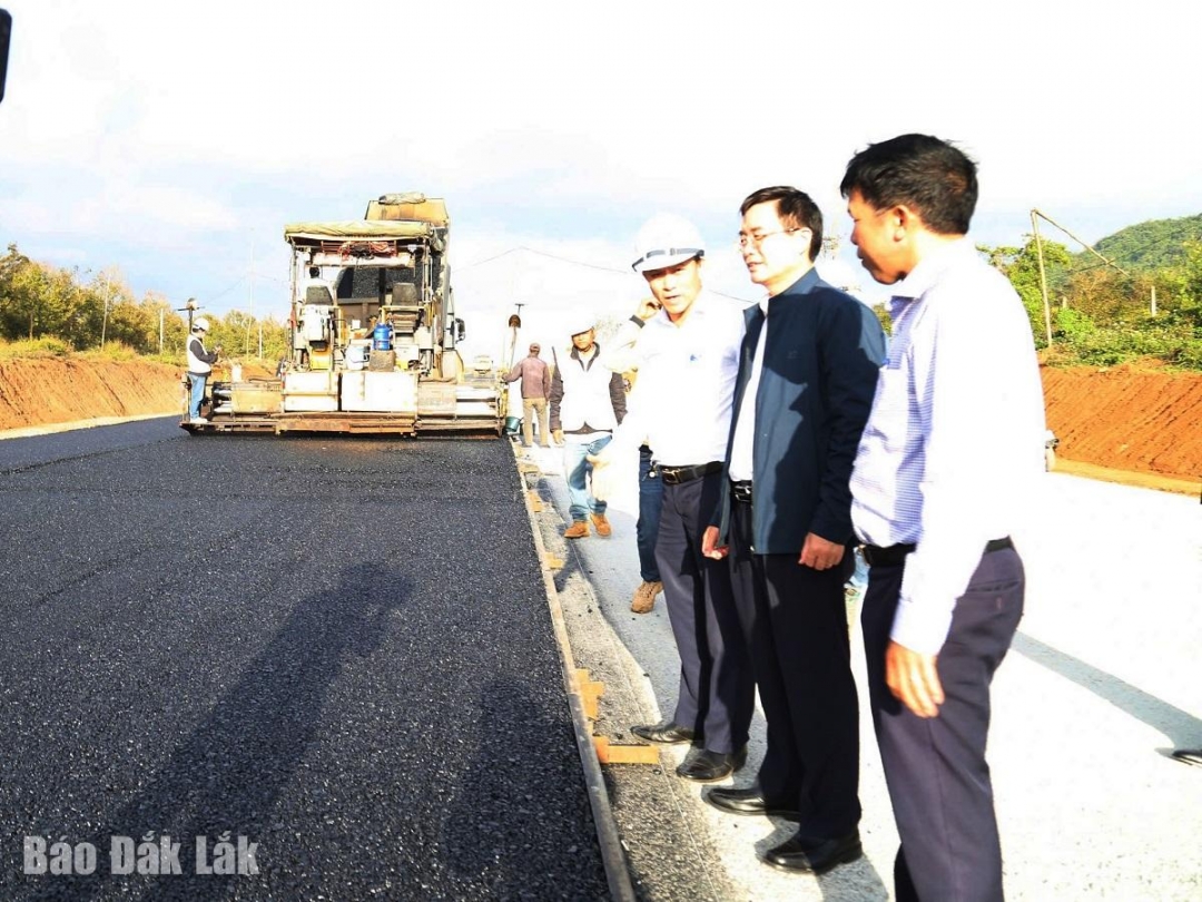 Bí thư Tỉnh ủy Nguyễn Đình Trung thị sát Dự án thành phần 3, Dự án đầu tư xây dựng cao tốc Khánh Hòa - Buôn Ma Thuột