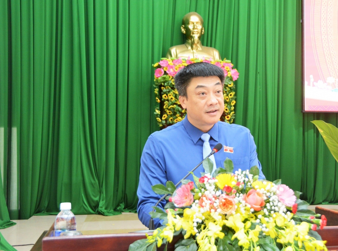 Bí thư Thành ủy Buôn Ma Thuột Từ Thái Giang phát biểu tại cuộc họp.