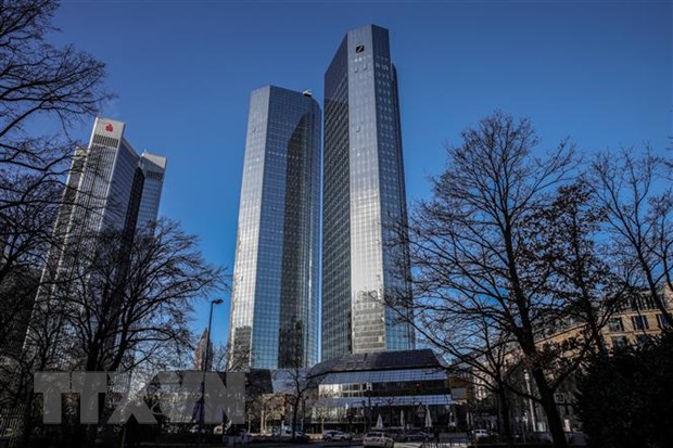Trụ sở ngân hàng Deutsche Bank ở thành phố Frankfurt, Đức. Ảnh: AFP/TTXVN