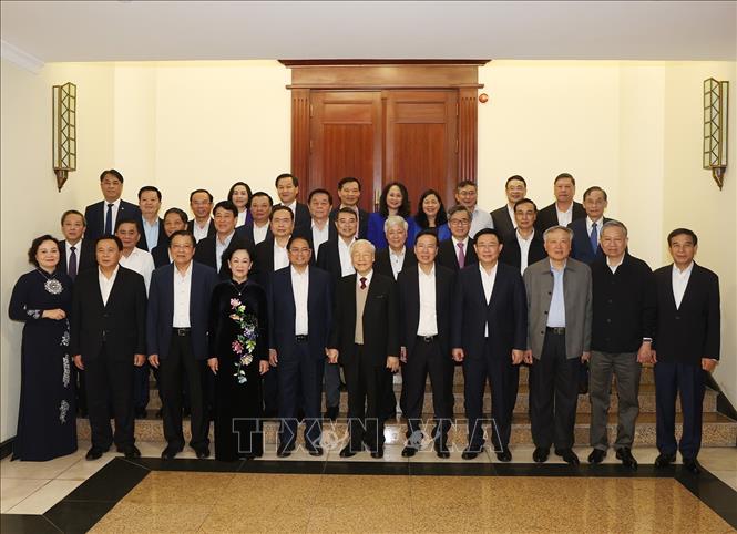 Tổng Bí thư Nguyễn Phú Trọng và các đồng chí lãnh đạo Đảng, Nhà nước cùng đại biểu chụp ảnh chung. Ảnh: TTXVN