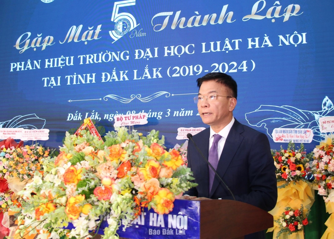 Bộ trưởng Bộ Tư pháp Lê Thành Long phát biểu tại chương trình.