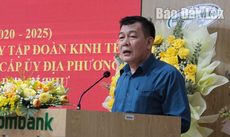 Phó Bí thư Thường trực Đảng ủy Khối Doanh nghiệp Trung ương Nguyễn Đức Phong phát biểu tại buổi làm việc.