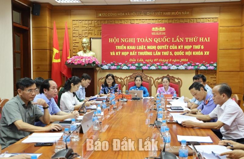 Đại biểu tham dự tại điểm cầu Đắk Lắk.