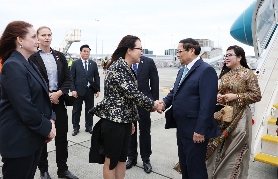 Thủ tướng Chính phủ Phạm Minh Chính và Phu nhân Lê Thị Bích Trân, cùng đoàn đại biểu cấp cao Việt Nam đã tới sân bay Auckland, để thăm chính thức New Zealand từ ngày 10 đến ngày 11/3 theo lời mời của Thủ tướng New Zealand Christopher Luxon - Ảnh: VGP