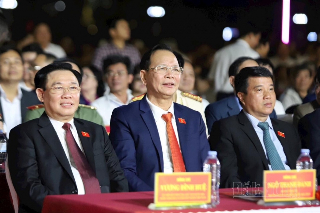Đồng chí Vương Đình Huệ, Ủy viên Bộ Chính trị, Chủ tịch Quốc hội dự Lễ kỷ niệm 20 năm Ngày tái lập tỉnh Đắk Nông.
