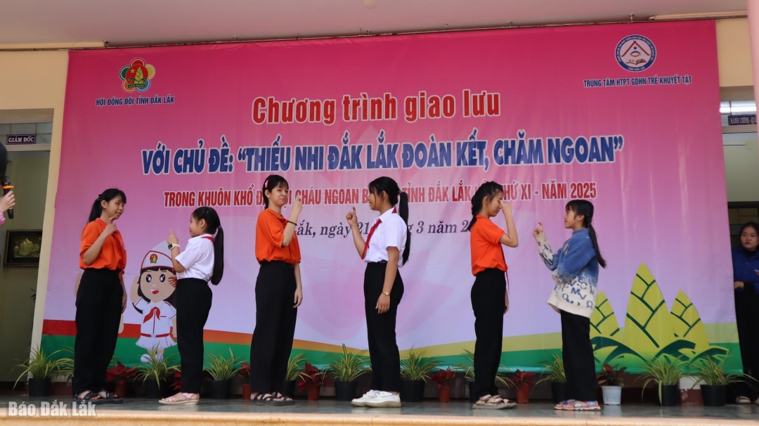 Đại biểu thiếu nhi