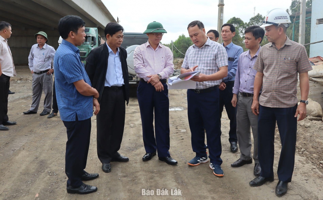 Đoàn công tác UBND tỉnh Đắk Lắk kiểm tra tình hình thực hiện Dự án thành phần 3 thuộc Dự án cao tốc Khánh Hòa - Buôn Ma Thuột.