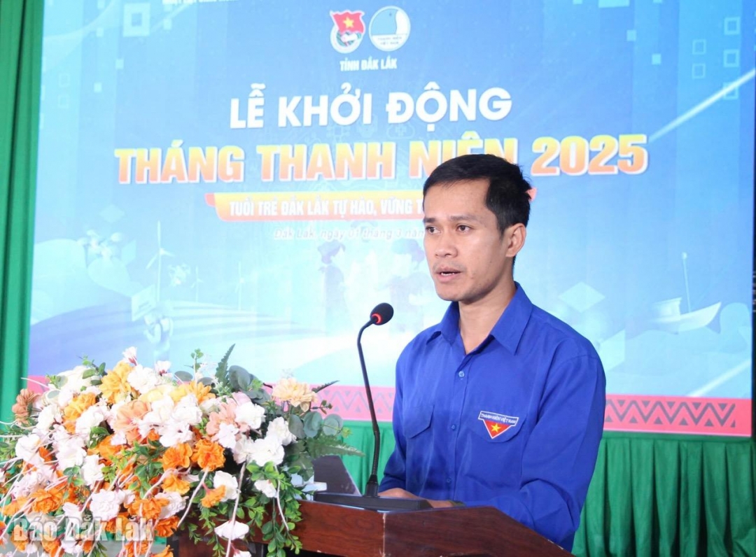 Phó Bí thư Thường trực Tỉnh Đoàn, Chủ tịch Hội Liên hiệp Thanh niên Việt Nam tỉnh Y Lê Pas Tơr phát biểu tại lễ khởi động.