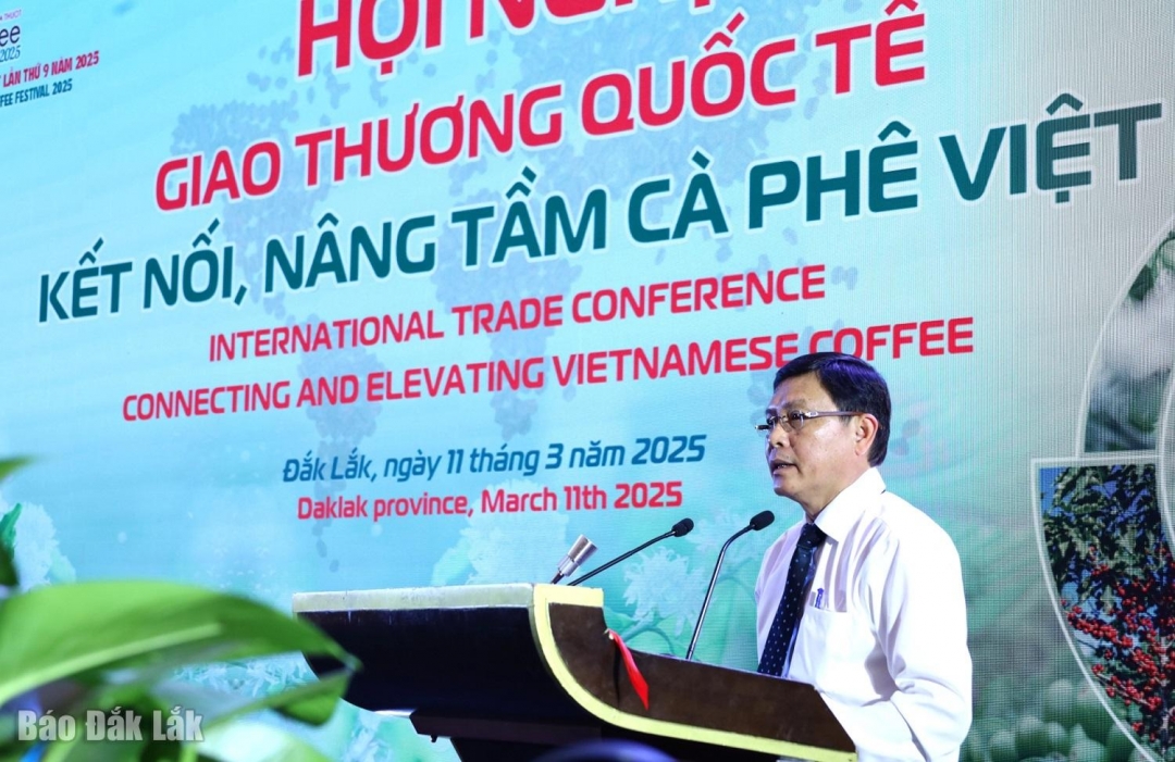 Phó Chủ tịch Thường thực UBND tỉnh, Trưởng ban tổ chức Lễ hội Cà phê Buôn Ma Thuột lần thứ 9 Nguyễn Tuấn Hà phát biểu khai mạc hội nghị. 