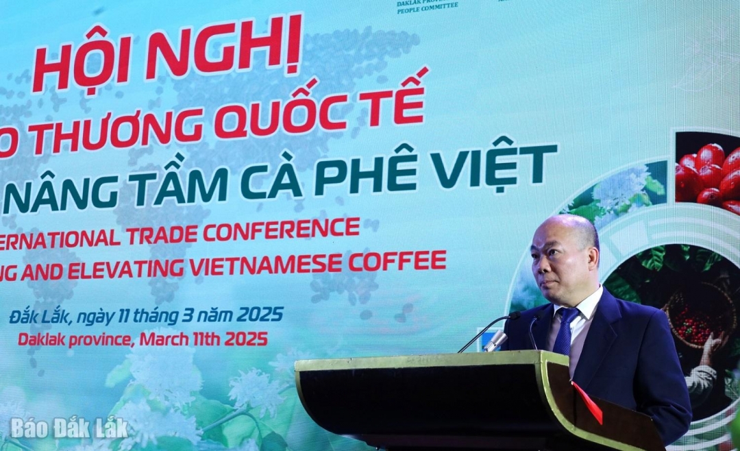  Cục trưởng Cục Xúc tiến thương mại (Bộ Công Thương) Vũ Bá Phú phát biểu tại hội nghị.