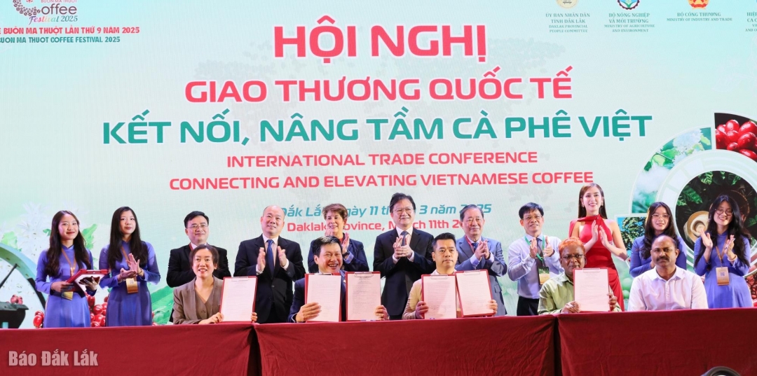 các đơn vị, DN, cơ sở sản xuất kinh doanh Đắk Lắk ký kết biên bản thỏa thuận hợp tác ghi nhớ.