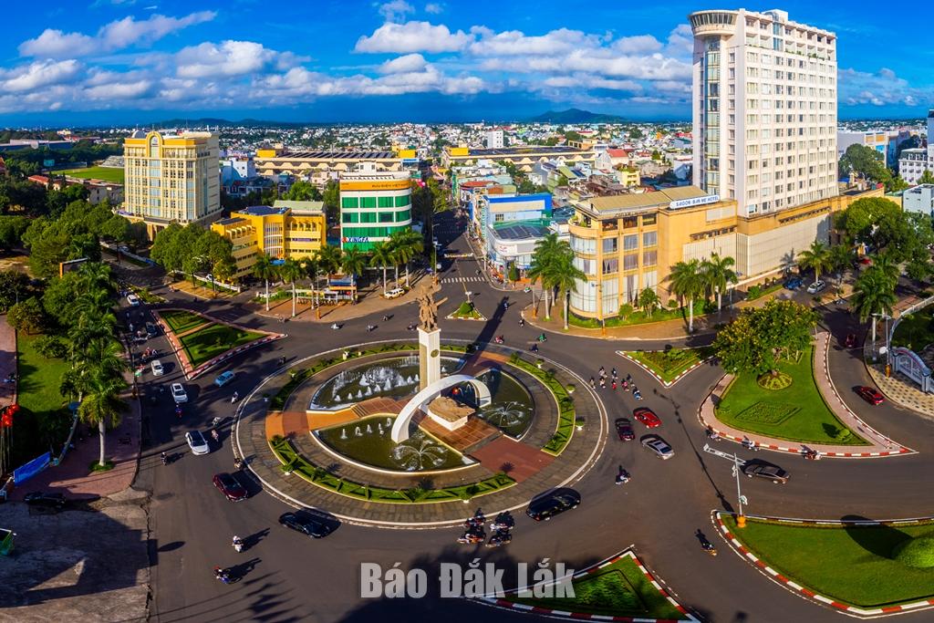 Tượng đài chiến thắng Buôn Ma Thuột - biểu tượng lịch sử nơi ngã Sáu Buôn Ma Thuột. Ảnh: Nguyễn Gia