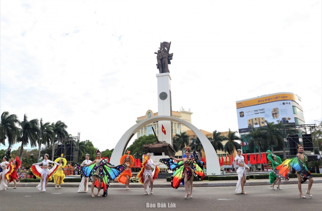 Lễ hội rực rỡ sắc màu