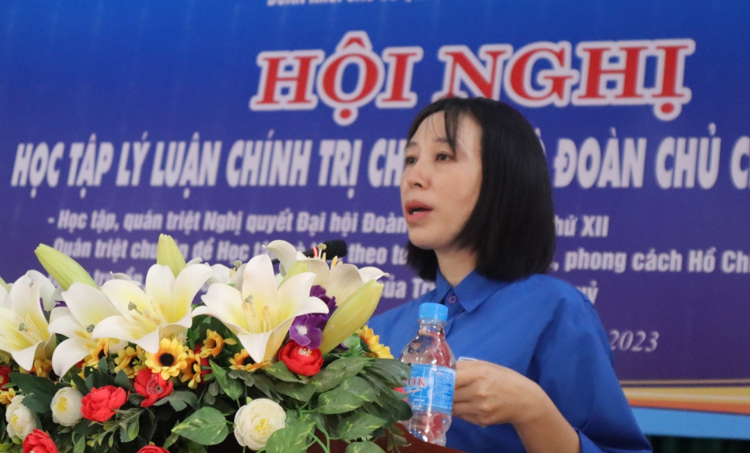 Bí thư Đoàn khối các cơ quan và doanh nghiệp tỉnh Phạm Minh Tuệ phát biểu tại hội nghị.