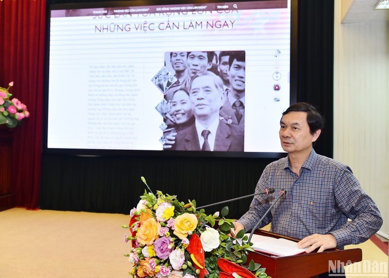 Đồng chí Ngô Minh Tuấn, Tổng Biên tập Tạp chí Xây dựng Đảng phát biểu tại buổi lễ.