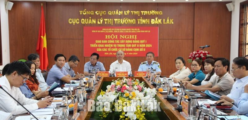 Các đại biểu tham dự hội nghị.