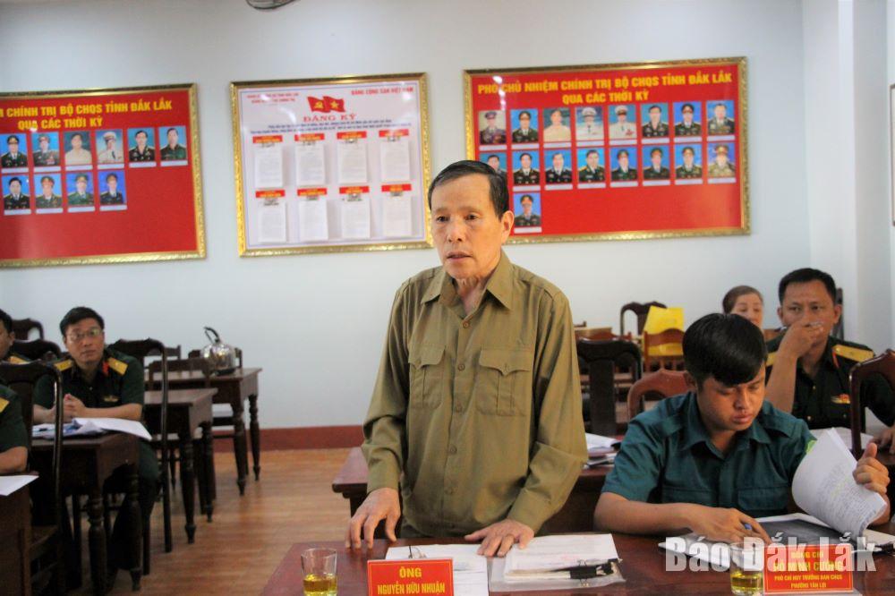 Ông Nguyễn Hữu Nhuận chia sẻ tâm tư, thắc mắc tại hội nghị đối thoại.