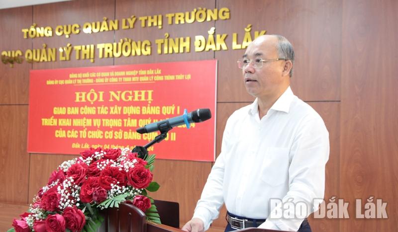 Bí thư Đảng ủy Khối các cơ quan và doanh nghiệp tỉnh Trương Công Thái phát biểu chỉ đạo hội nghị.