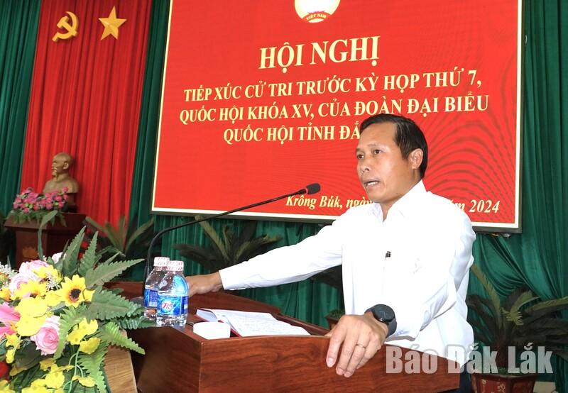 Phó Bí thư Huyện ủy, Chủ tịch UBND huyện Krông Búk Hoàng Kiên Cường trả lời ý kiến cử tri.