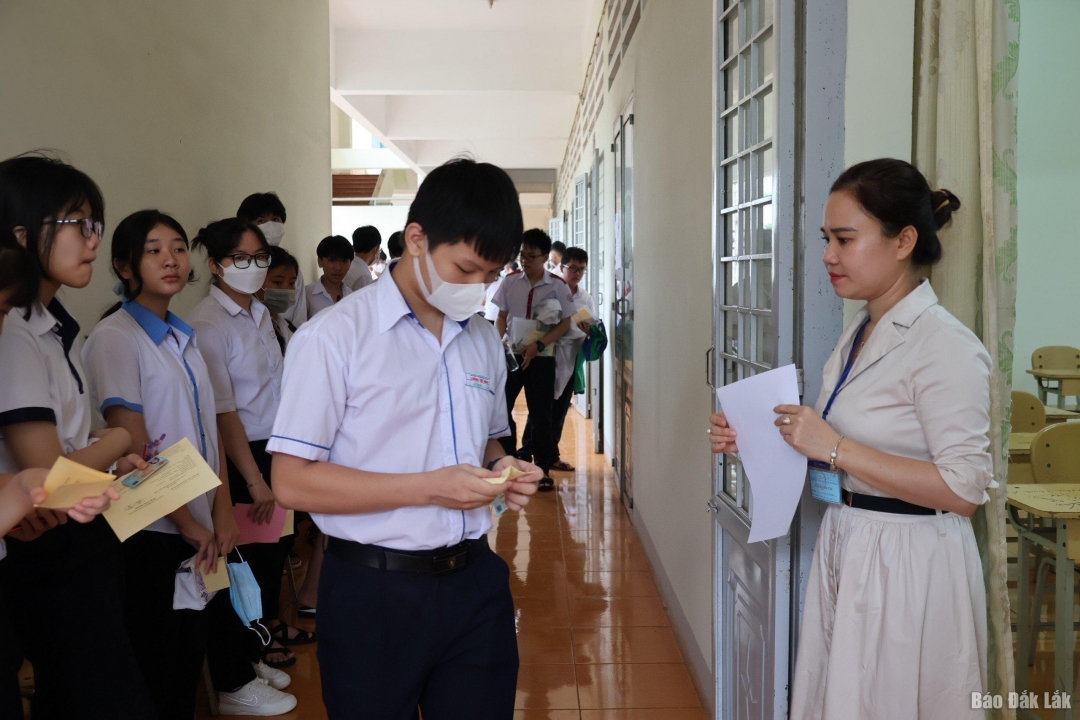 Thí sinh Kỳ thi tuyển sinh lớp 10 năm học 2023 – 2024 tại Điểm thi Trường THPT Chuyên Nguyễn Du